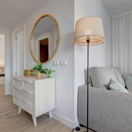 Stylish Floor 2 Bedroom Escape In 埃斯特波纳