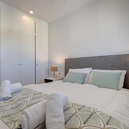 Stylish Floor 2 Bedroom Escape In Εστεπόνα
