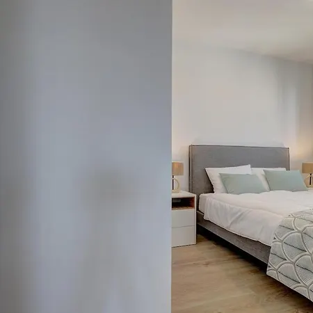 Stylish Floor 2 Bedroom Escape In Εστεπόνα