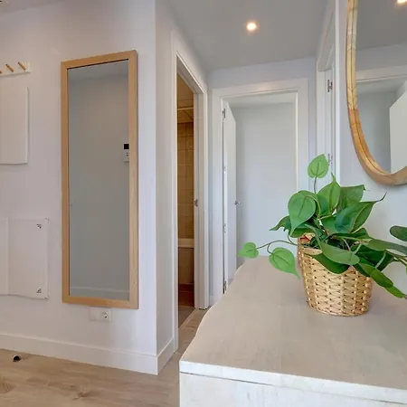 Stylish Floor 2 Bedroom Escape In Διαμέρισμα *