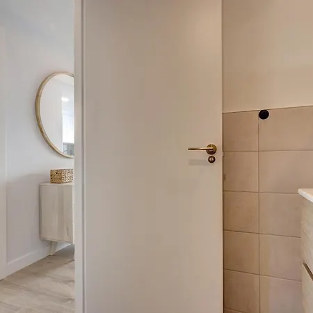 Stylish Floor 2 Bedroom Escape In Εστεπόνα
